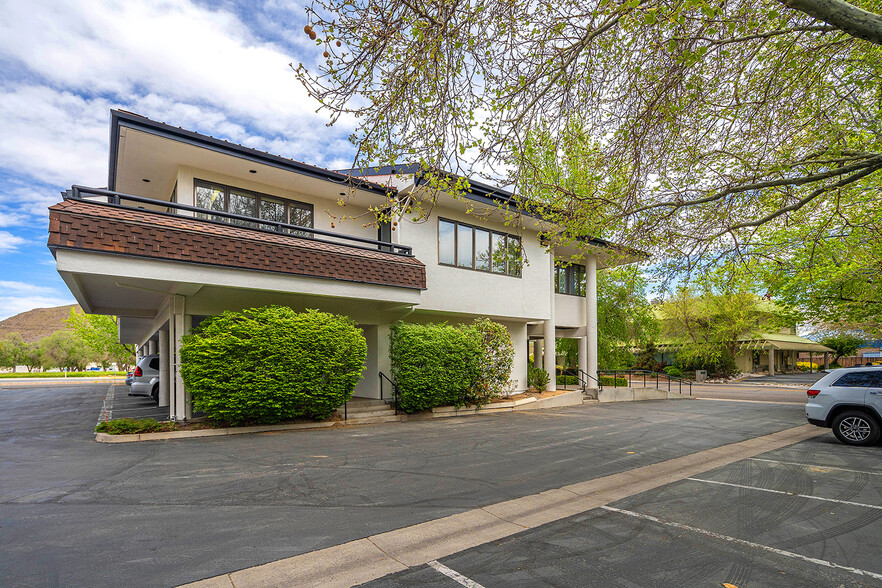 1695 Meadow Wood Ln, Reno, NV for lease - Building Photo - Image 2 of 8