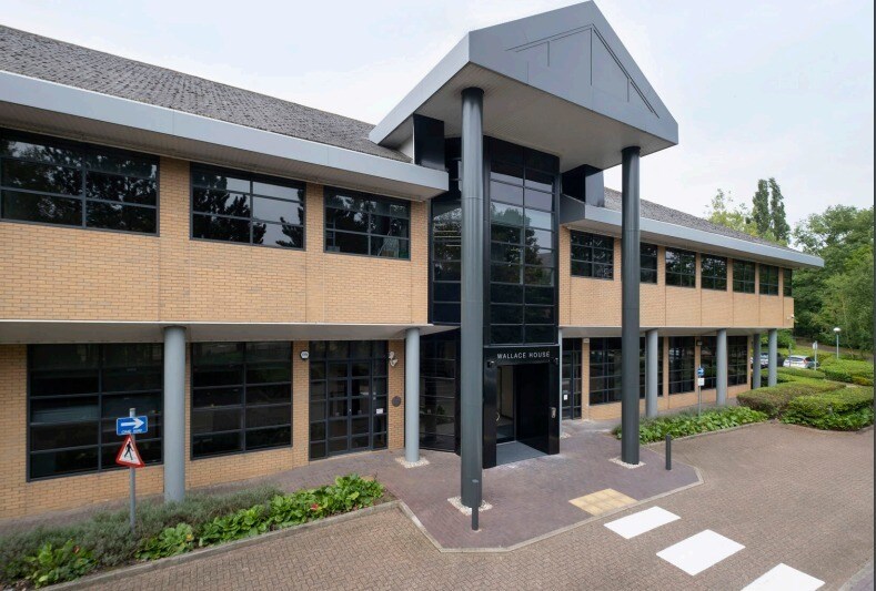 4 Falcon Way, Welwyn Garden City à louer - Photo principale - Image 1 de 3