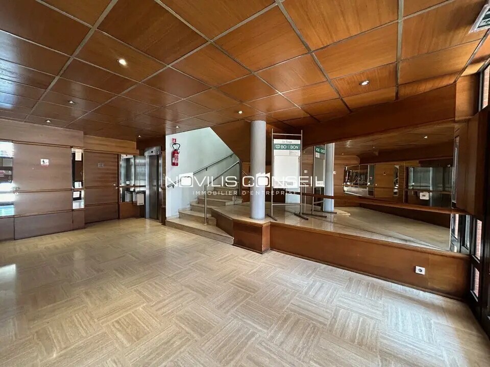 Office in Toulouse for lease Interior Photo- Image 1 of 5