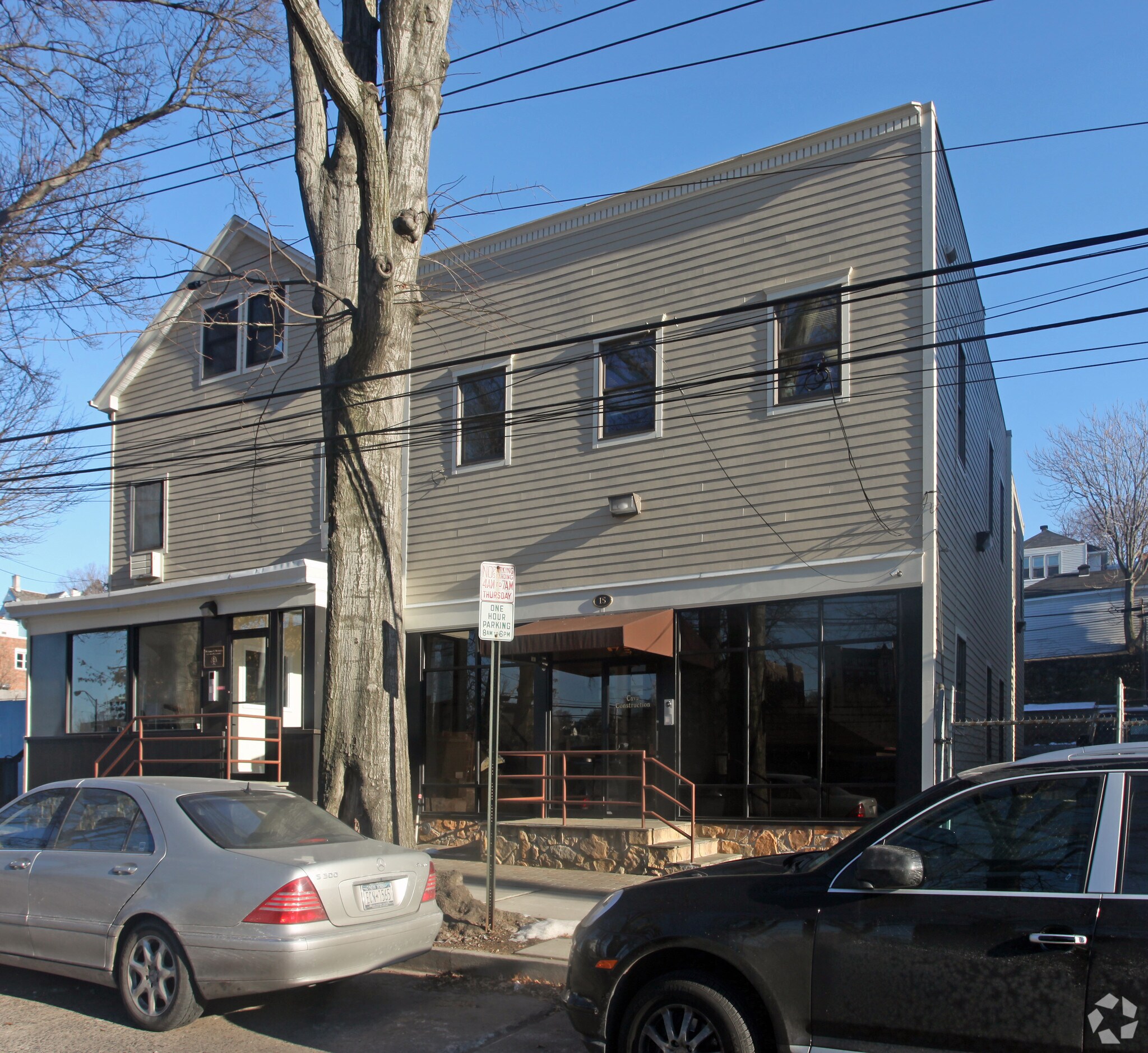 15 S Macquesten Pky, Mount Vernon, NY à louer Photo principale- Image 1 de 6