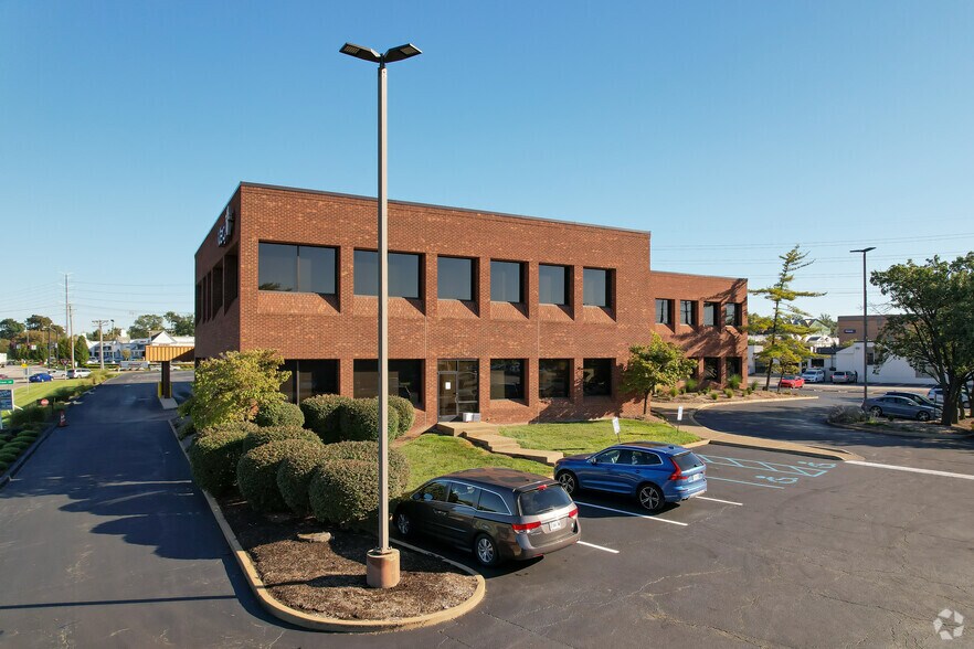 8860-8866 Ladue Rd, Ladue, MO à louer - Photo du bâtiment - Image 2 de 4
