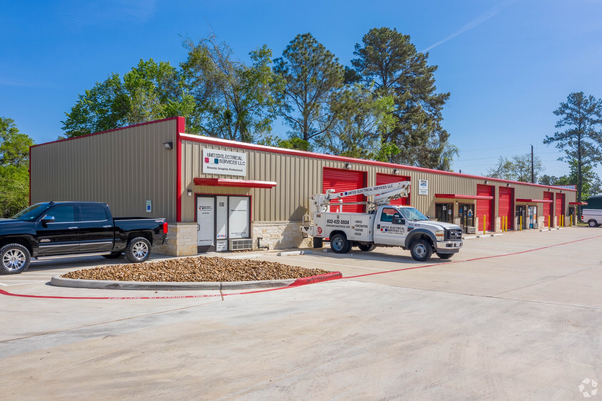 11412 Spring Cypress Rd, Tomball, TX à louer Photo du bâtiment- Image 1 de 4