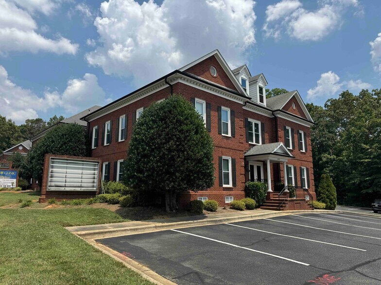 2602 W Roosevelt Blvd, Monroe, NC à louer - Photo du bâtiment - Image 2 de 14