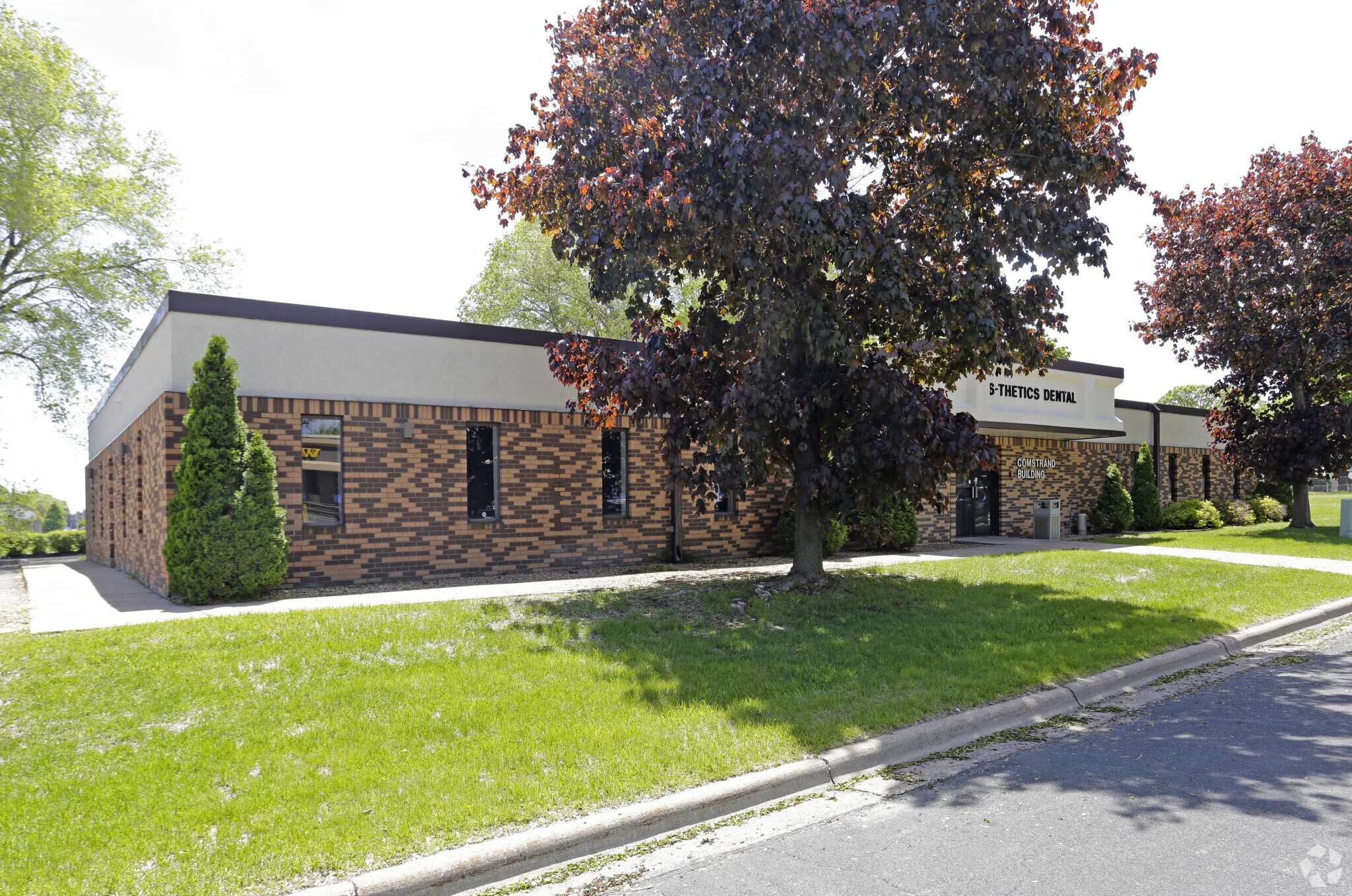 6299 University Ave NE, Fridley, MN à louer Photo du bâtiment- Image 1 de 6