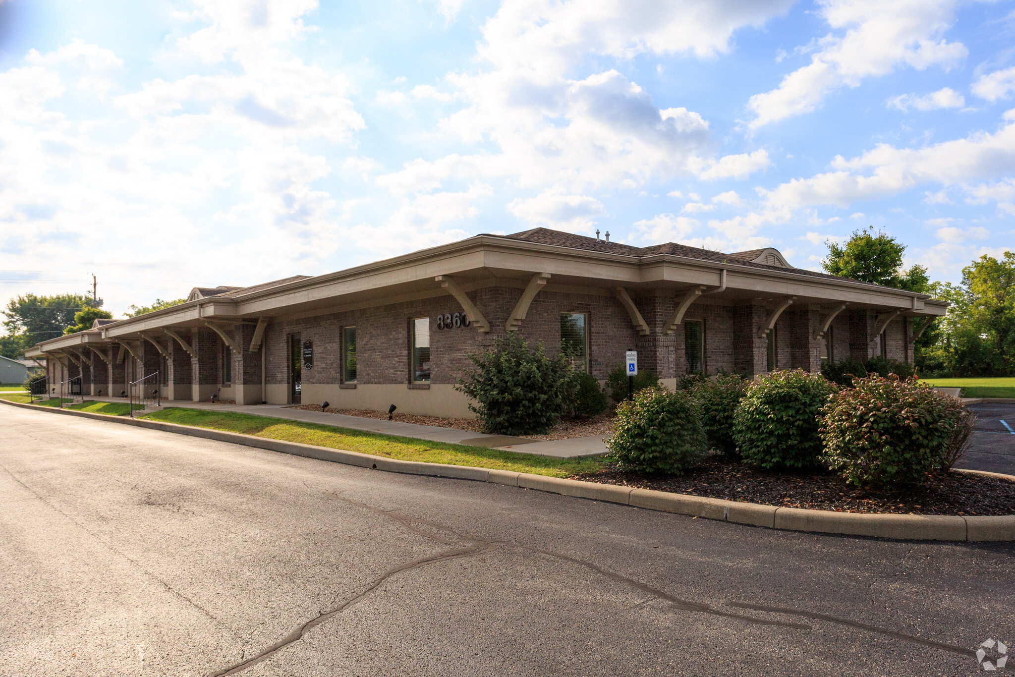 8360 S Emerson Ave, Indianapolis, IN à vendre Photo principale- Image 1 de 1