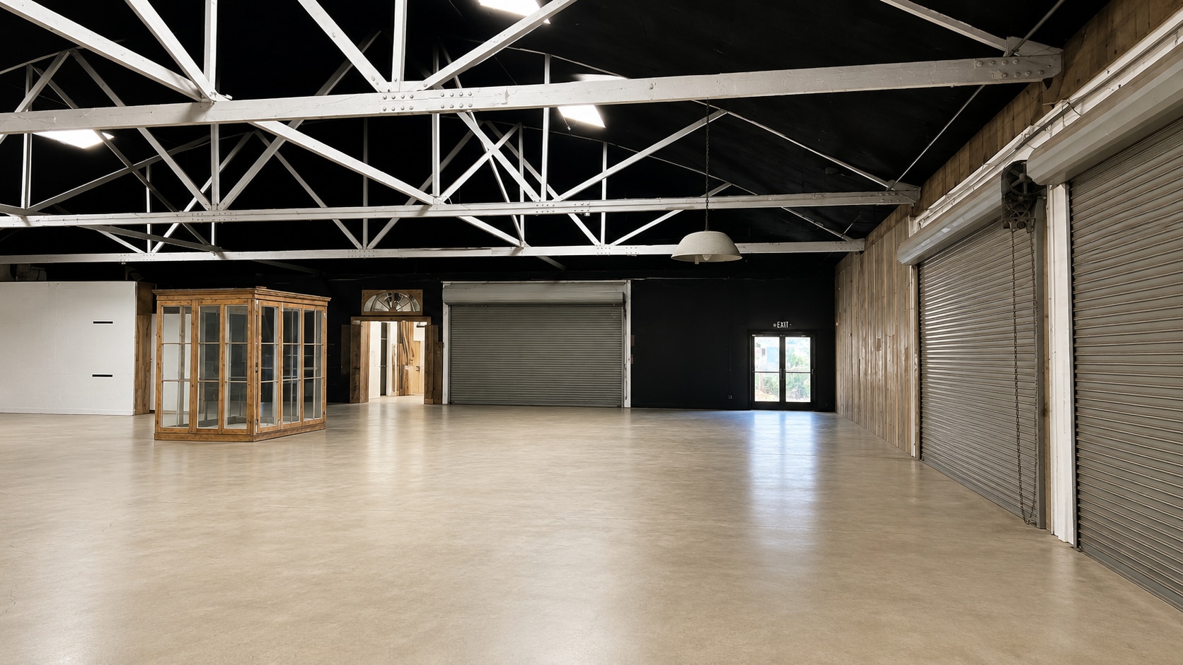 3334 S La Cienega Pl, Los Angeles, CA for lease Interior Photo- Image 1 of 6