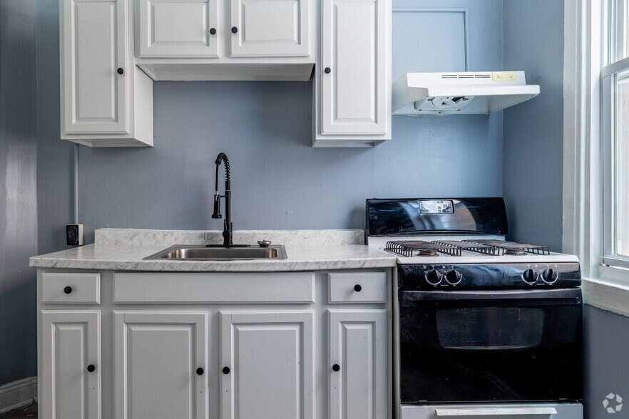 1015 Cathedral St, Baltimore, MD à louer - Photo du bâtiment - Image 3 de 10