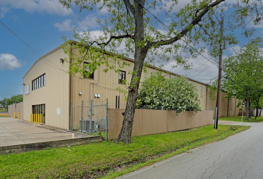 5101 Maxie St, Houston, TX à louer - Photo du bâtiment - Image 3 de 3