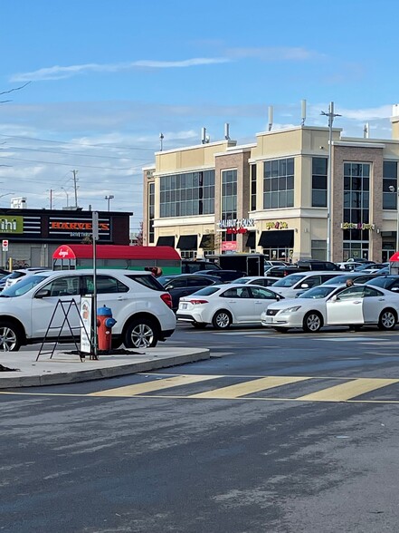 3500-3650 Dundas St, Burlington, ON à louer - Photo du b timent - Image 1 de 5