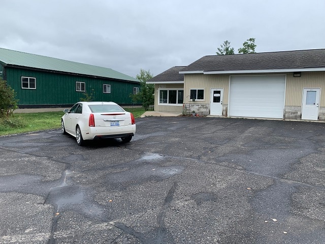 876 Robinwood Ct, Traverse City, MI for sale - Building Photo - Image 3 of 24