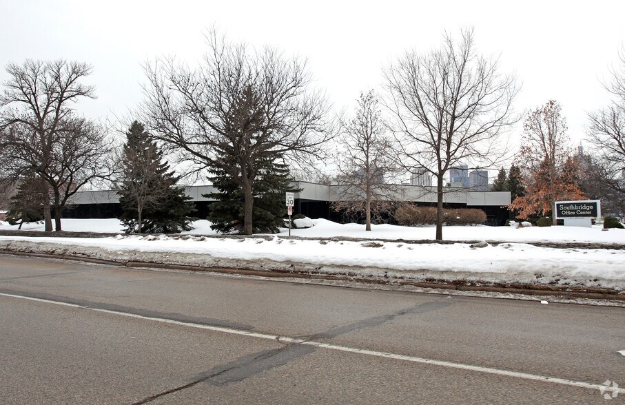 155 S Wabasha St S, Saint Paul, MN à louer - Photo du bâtiment - Image 2 de 4