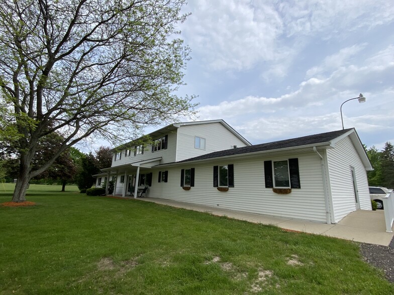 241 W Grand Ledge Hwy, Sunfield, MI à vendre - Photo du b timent - Image 1 de 1