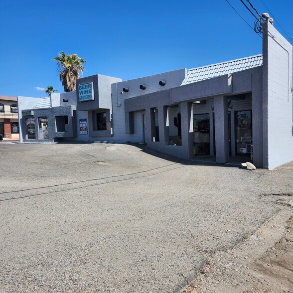 35 Acoma Blvd S, Lake Havasu City, AZ à vendre - Photo du bâtiment - Image 1 de 32