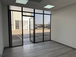 7020 Hayvenhurst Ave, Van Nuys, CA for lease Interior Photo- Image 2 of 2