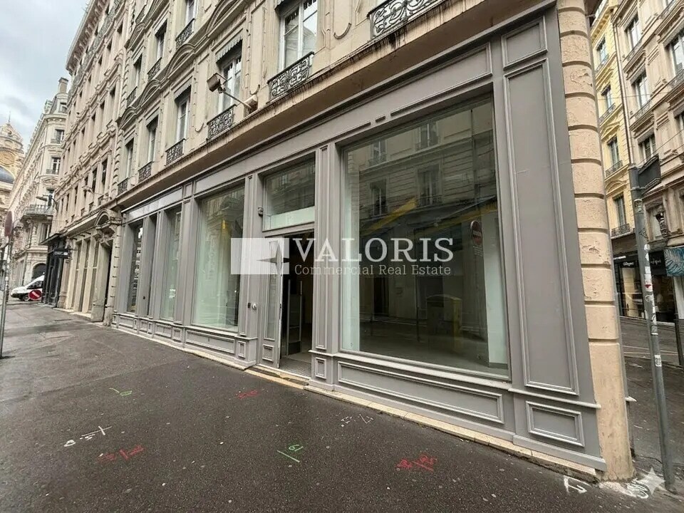 Retail in Lyon for lease Building Photo- Image 1 of 15