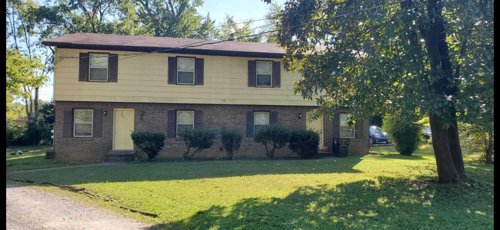  dans  à vendre Photo du bâtiment- Image 1 de 1