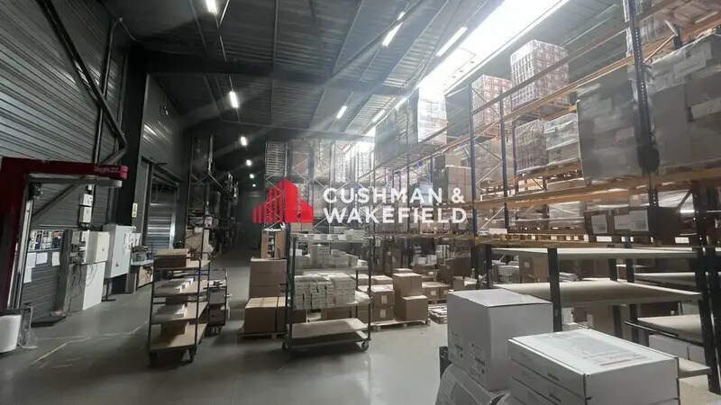 Industrial in Quint-Fonsegrives for lease - Interior Photo - Image 2 of 4