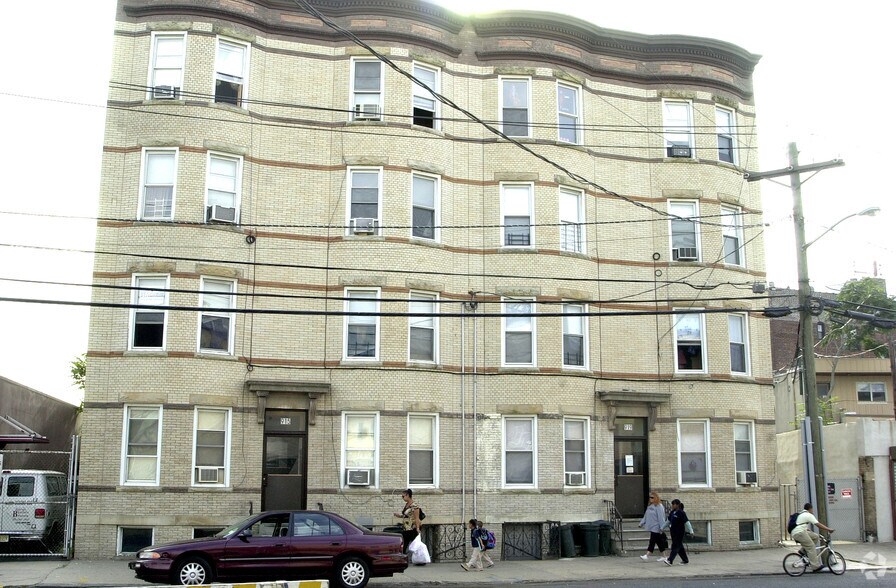 915-921 22nd St, Union City, NJ à vendre - Photo du bâtiment - Image 3 de 4