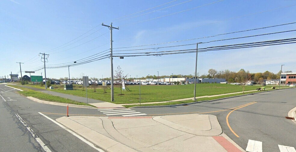 550 S Bay Rd, Dover, DE à vendre - Photo du bâtiment - Image 2 de 6
