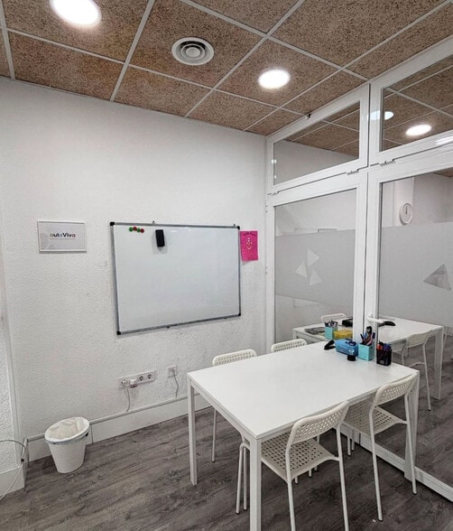 Office/Retail in Fuenlabrada, Madrid for lease - Interior Photo - Image 1 of 7