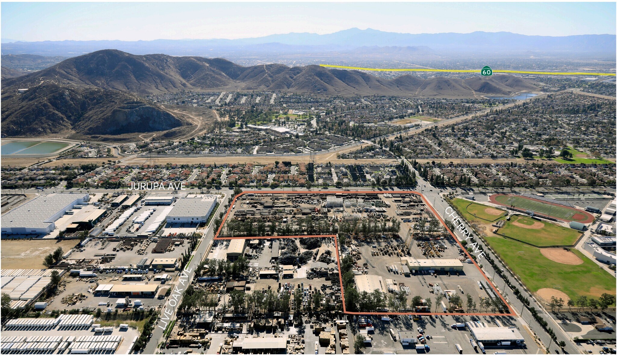 NEC Cherry Ave & Jurupa Ave, Fontana, CA à louer Photo du bâtiment- Image 1 de 4