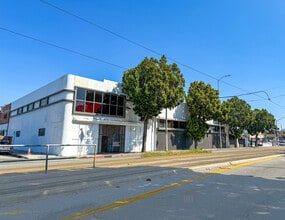 1207 E Washington Blvd, Los Angeles, CA à louer Photo du bâtiment- Image 1 de 13
