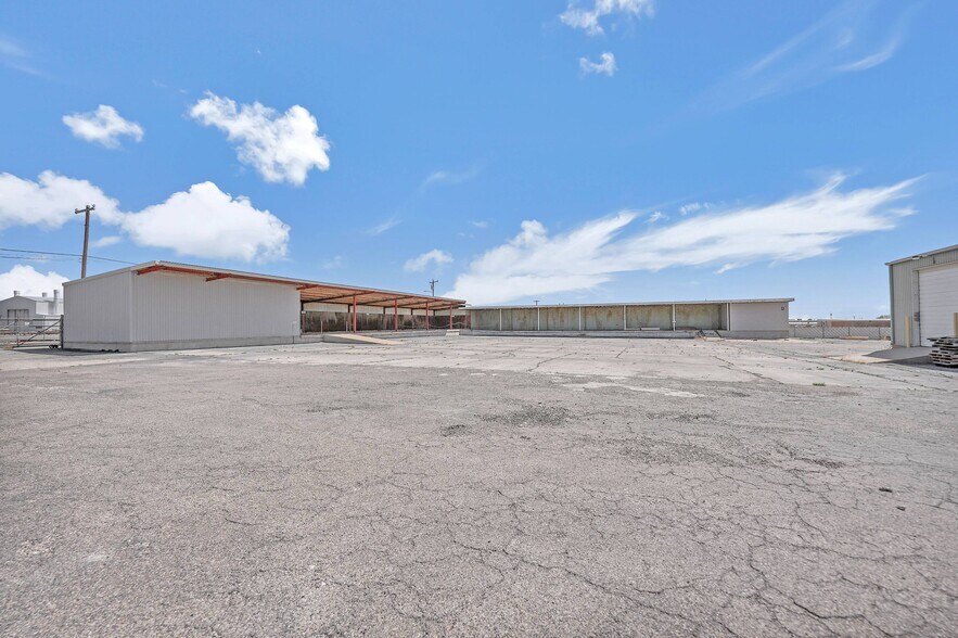 100 Industrial Ave, Odessa, TX à vendre - Photo du bâtiment - Image 2 de 16