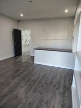 19415 56th Ave, Surrey, BC à louer Photo intérieure- Image 2 de 4