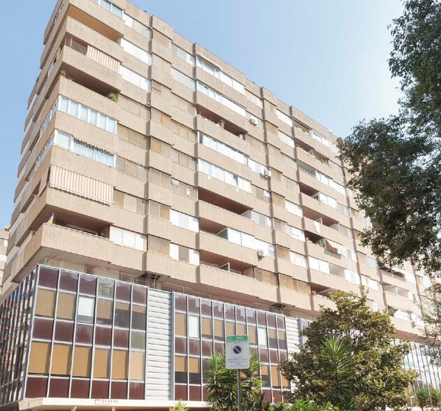 Travessera de les Corts, 39-43, Barcelone, Barcelona à louer - Photo du bâtiment - Image 2 de 6