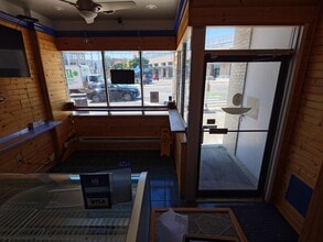 2252-2266 N Prospect Ave, Milwaukee, WI for lease Interior Photo- Image 2 of 6