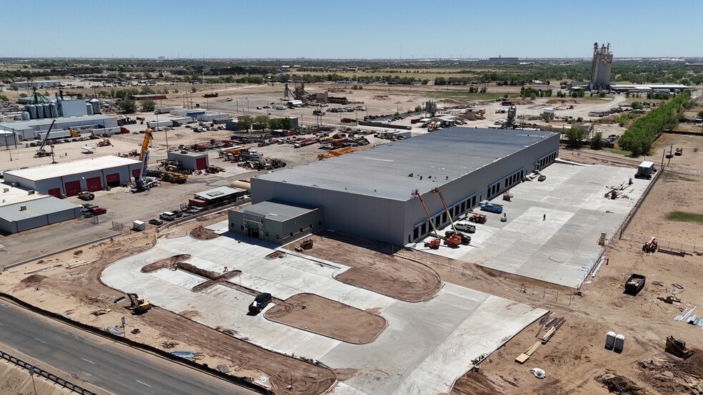 230 NE Loop 289, Lubbock, TX for lease - Building Photo - Image 3 of 17