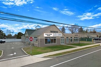 1568 Post E rd, Westport, CT for lease Interior Photo- Image 1 of 9