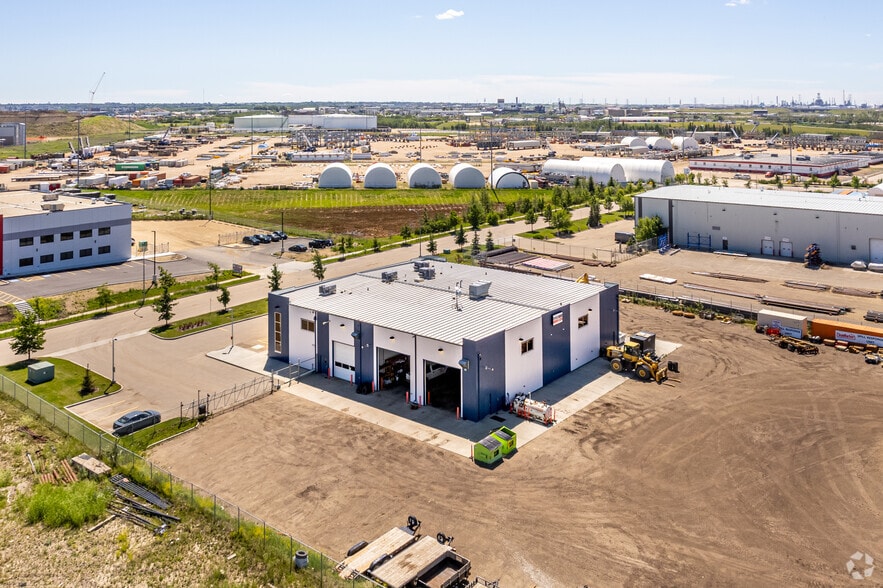 13080 25 St NE, Edmonton, AB à vendre - Aérien - Image 2 de 18