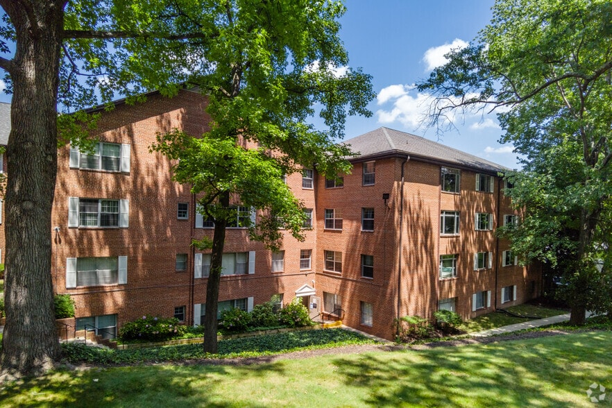 5301 Westbard Cir, Bethesda, MD à louer - Photo du bâtiment - Image 3 de 12
