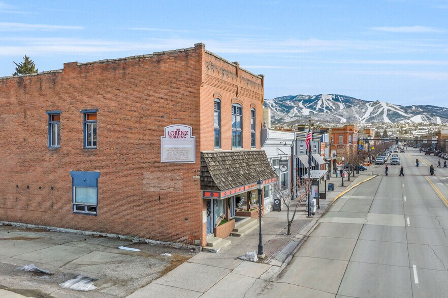 928 Lincoln Ave, Steamboat Springs, CO à vendre - Photo du bâtiment - Image 2 de 16