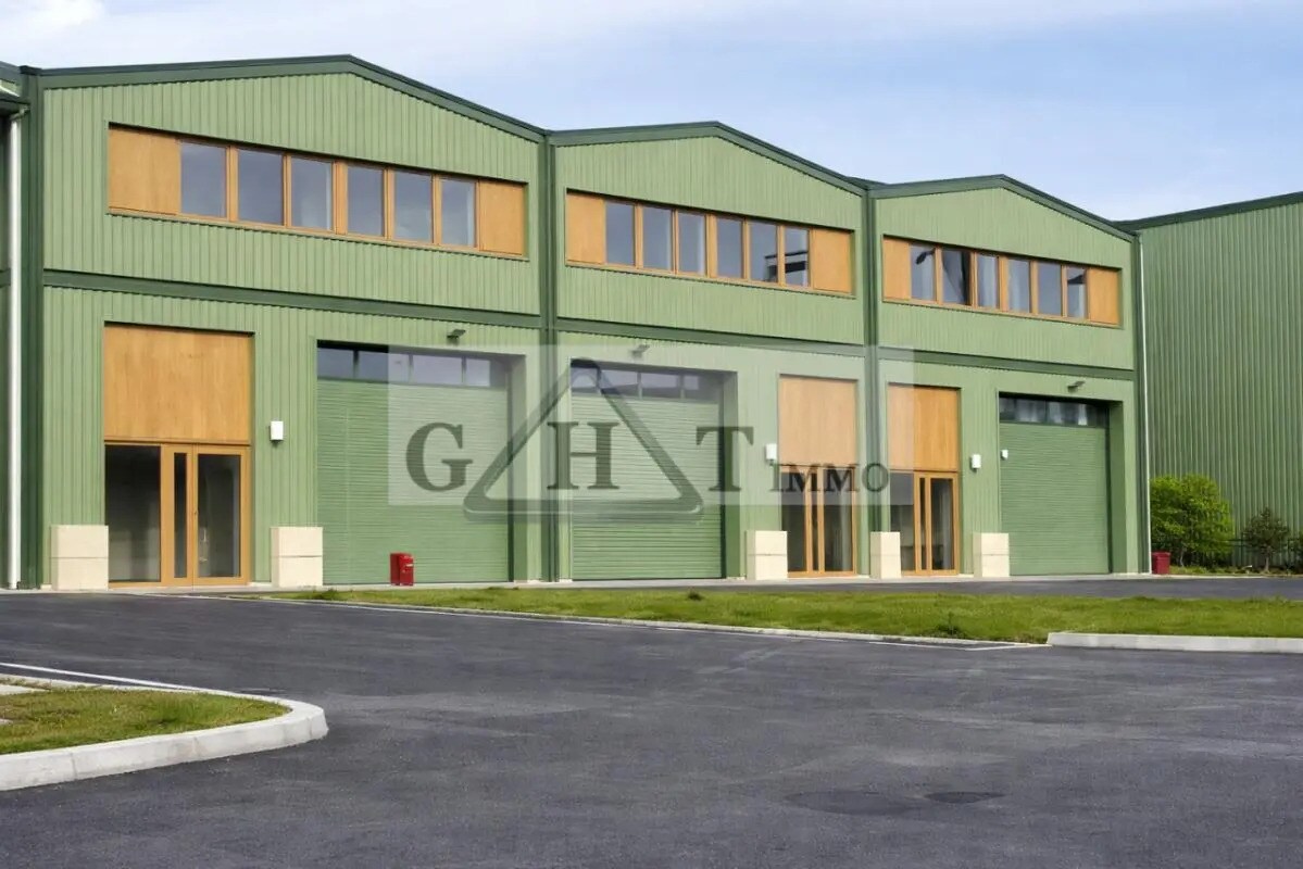 Industrial in Stains for lease Building Photo- Image 1 of 2