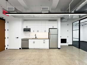 1001 6th Ave, New York, NY for lease Interior Photo- Image 1 of 6