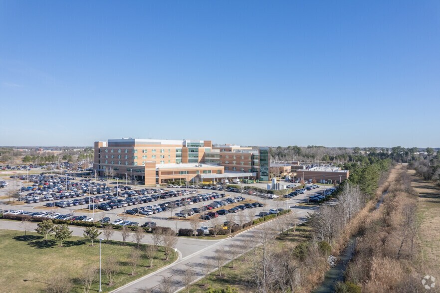 2075 Glenn Mitchell Dr, Virginia Beach, VA à louer - Photo du bâtiment - Image 2 de 5