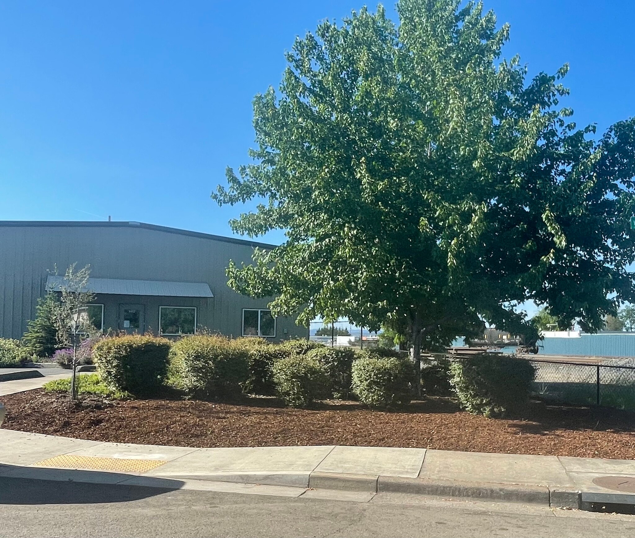 102 W Clark St, Medford, OR for lease Building Photo- Image 1 of 16