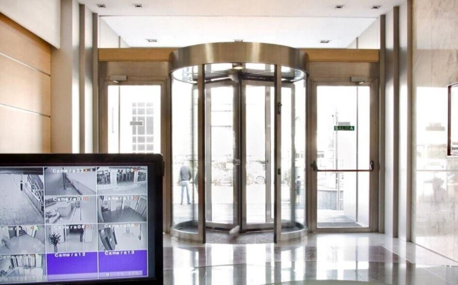 Bureau dans València, Valencia à louer - Photo du bâtiment - Image 3 de 17