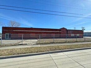 22778 Globe Ave, Warren, MI for lease Building Photo- Image 2 of 9