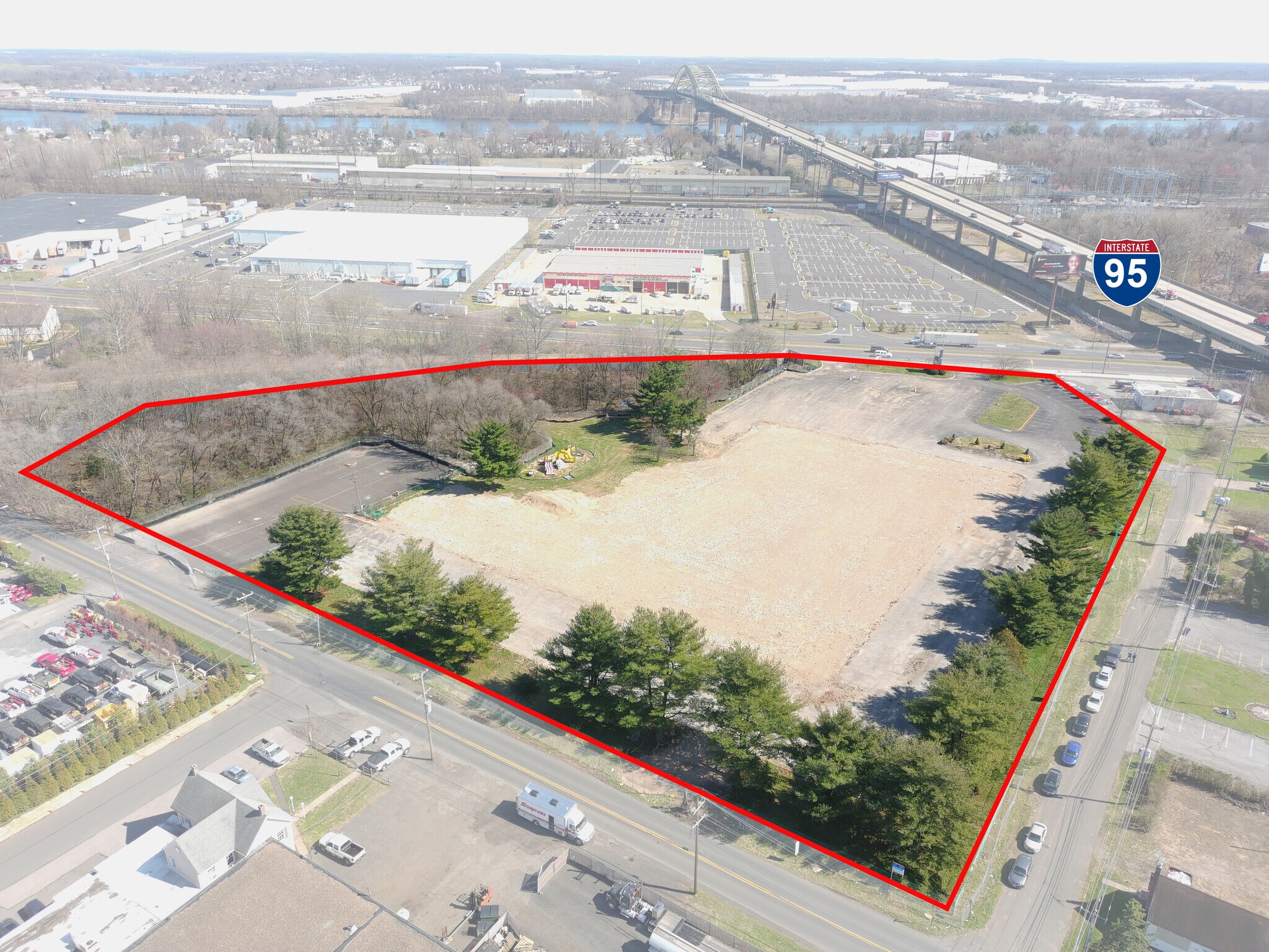 6201 Bristol Pike, Levittown, PA à louer Photo du bâtiment- Image 1 de 2