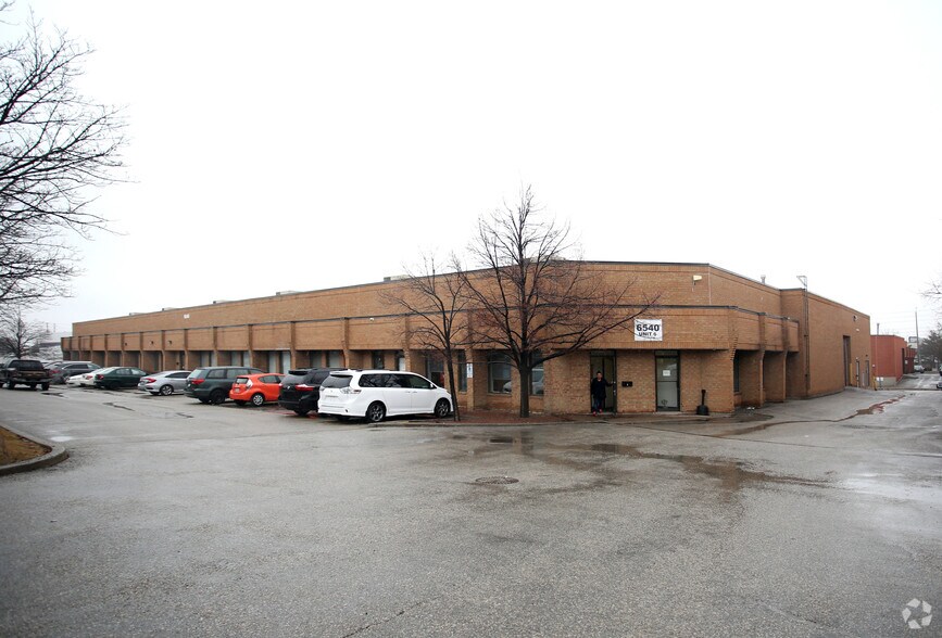 6540 Kestrel Rd, Mississauga, ON à vendre - Photo principale - Image 1 de 1