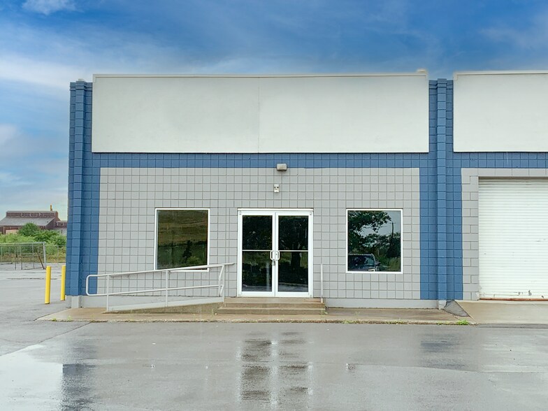 6001-6005 Porter Rd, Niagara Falls, NY à louer - Photo du bâtiment - Image 3 de 3