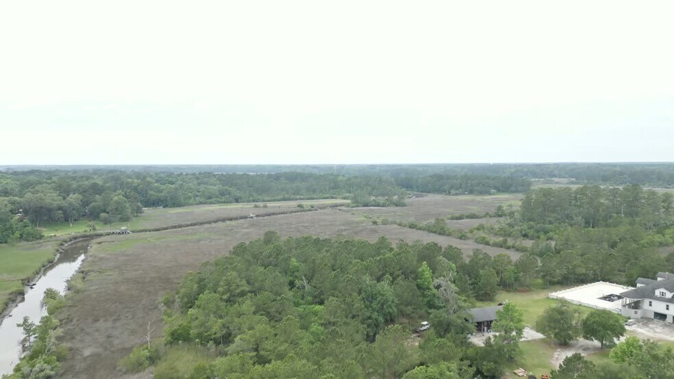 129 Salt Creek Rd, Savannah, GA à vendre - Vidéo sur l’inscription commerciale - Image 2 de 11