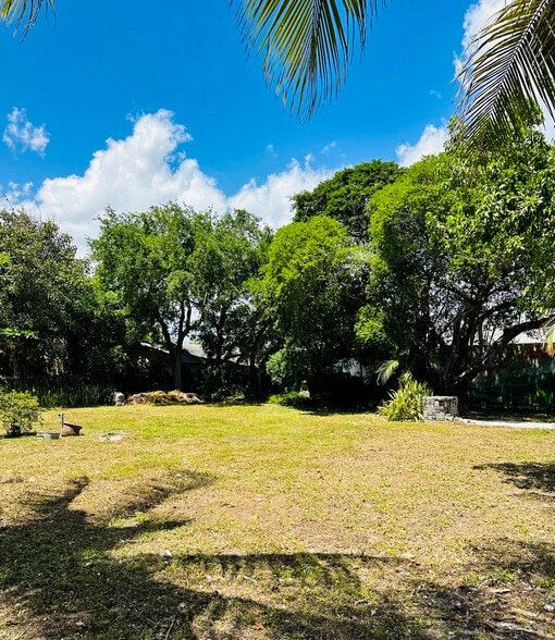 5804 NE 2nd Ave, Miami, FL à louer - Photo du bâtiment - Image 3 de 8