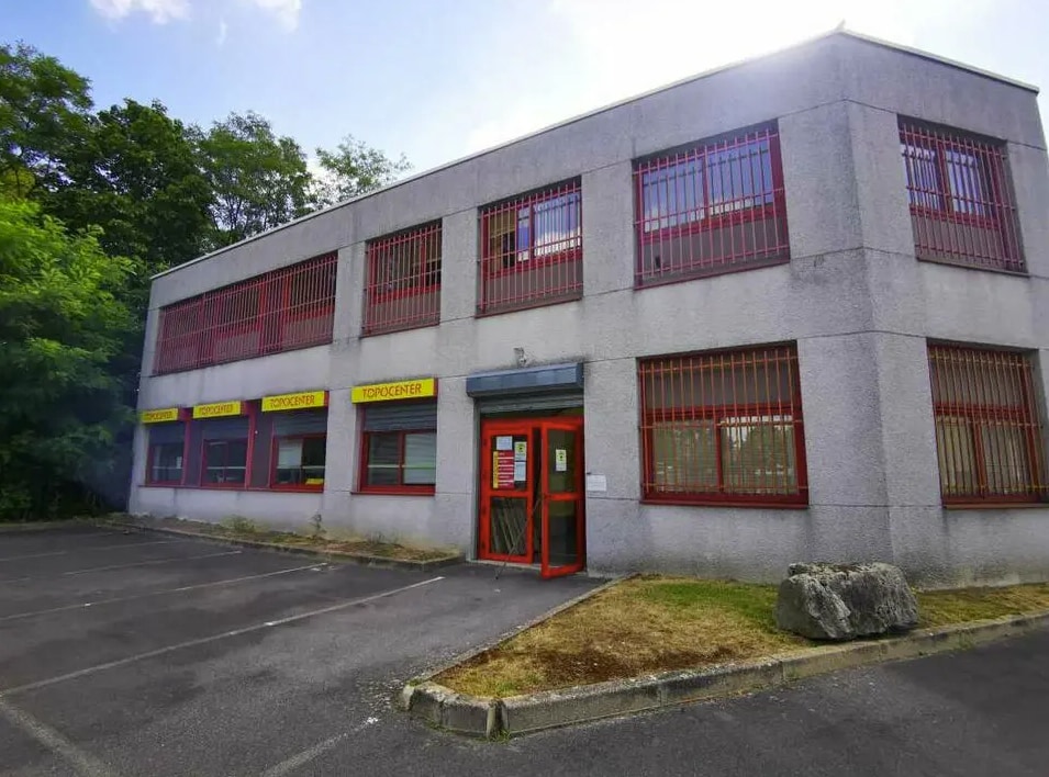 22 Ter Rue Des Malines, Lisses for lease Primary Photo- Image 1 of 2