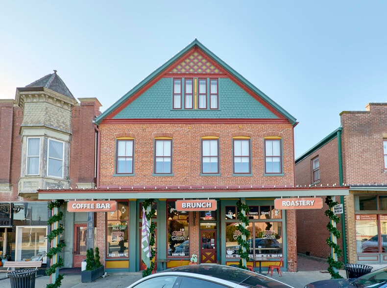 214 E 1st St, Hermann, MO à vendre - Photo du bâtiment - Image 2 de 26