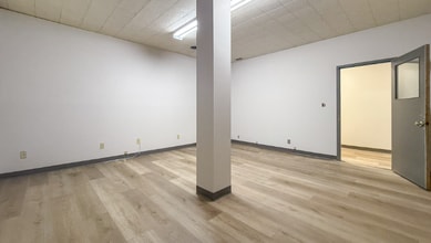 287 Bernard Av, Kelowna, BC for lease Interior Photo- Image 2 of 8