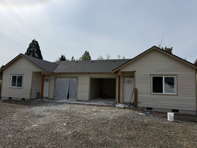 More details for 1183 37TH Ct, Sweet Home, OR - Multifamily for Sale